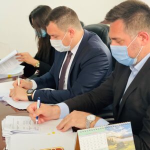 Ramić, Lučić i Ninković potpisali 13 ugovora za gradnju stambenih jedinica za korisnike kolektivnih i alternativnih smještaja