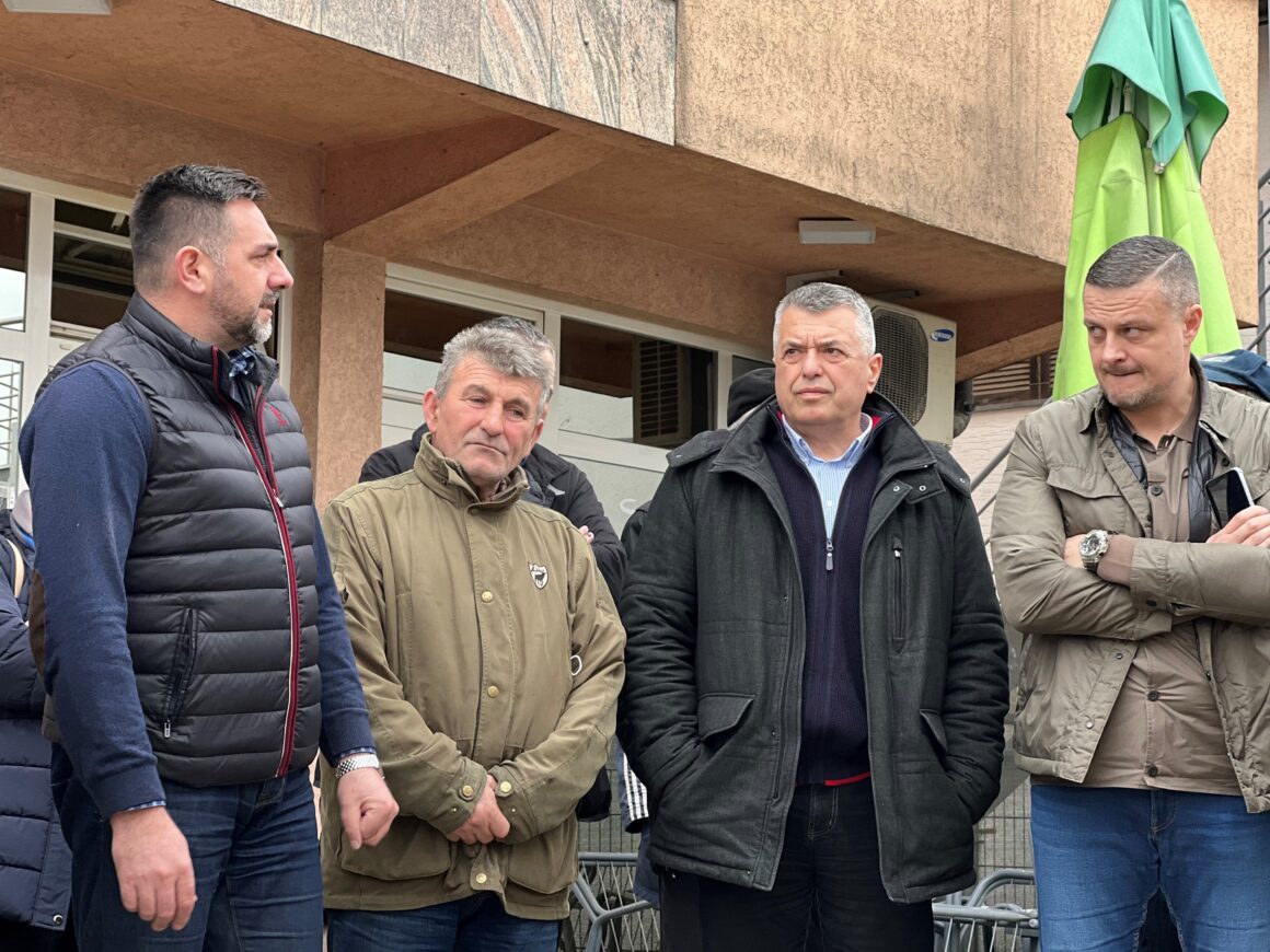 Ramić, Mijatović i Bratić s povratnicima u Bosanskoj Gradišci
