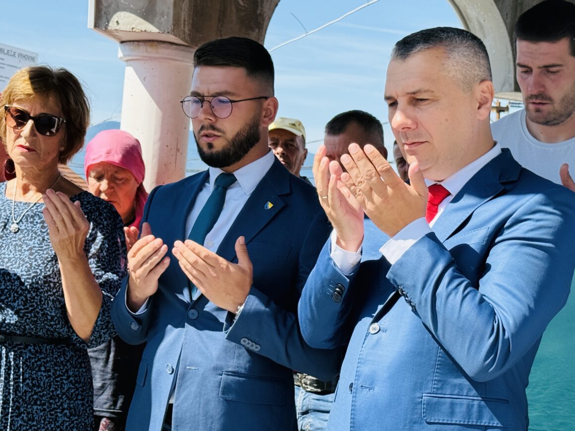 Ministar Dizdar posjetio Vitez: Završena izgradnja putne infrastrukture i spomen obilježja