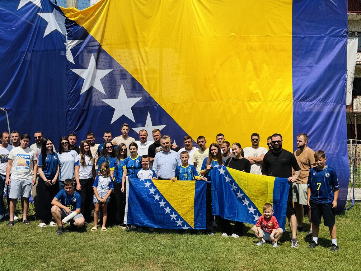 Dizdar u Zvorniku sa navijačima reprezentacije Bosne i Hercegovine
