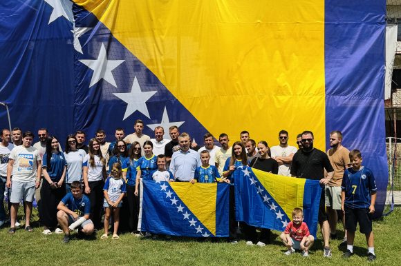 Dizdar u Zvorniku sa navijačima reprezentacije Bosne i Hercegovine