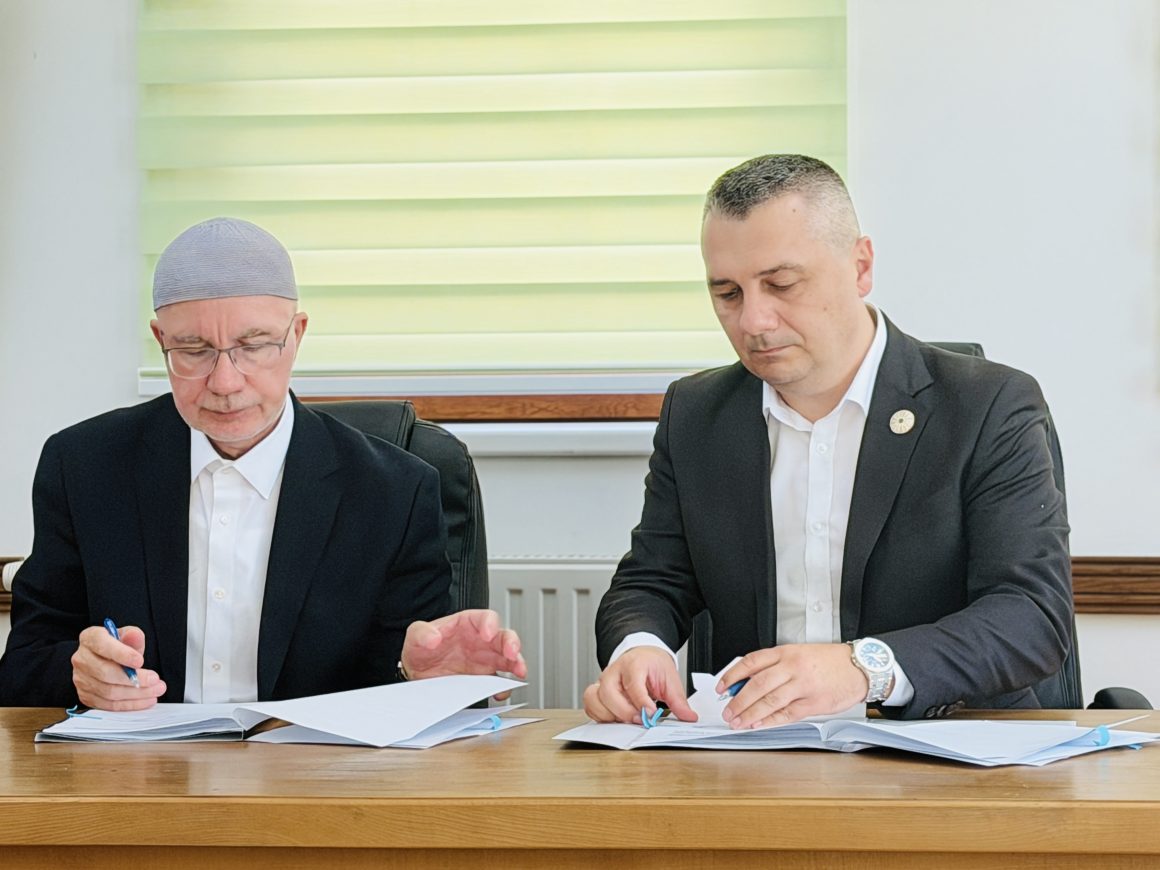 Podrinjska medresa ponovo u vlasništvu Islamske zajednice: “To je naš veliki emanet” Podrinjska medresa ponovo u vlasništvu Islamske zajednice: “To je naš veliki emanet”